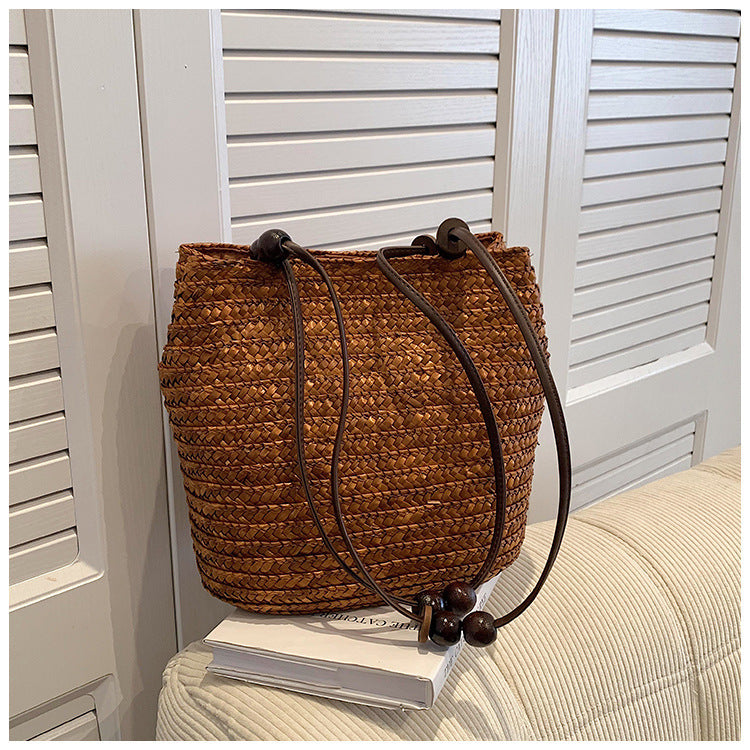 Hand-crocheted tote bag with sturdy fabric handles Bowlift