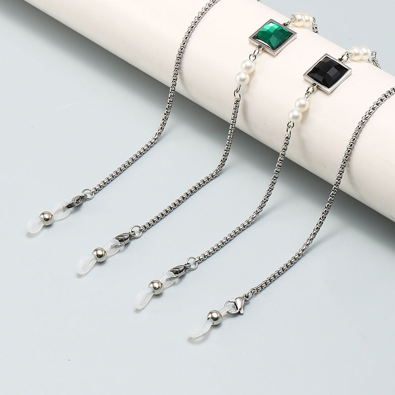 Fashionable Eyewear Chain Bowlift