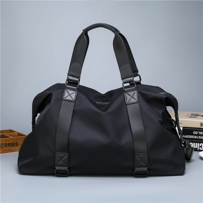 Sporty travel bag with innovative storage solution Bowlift