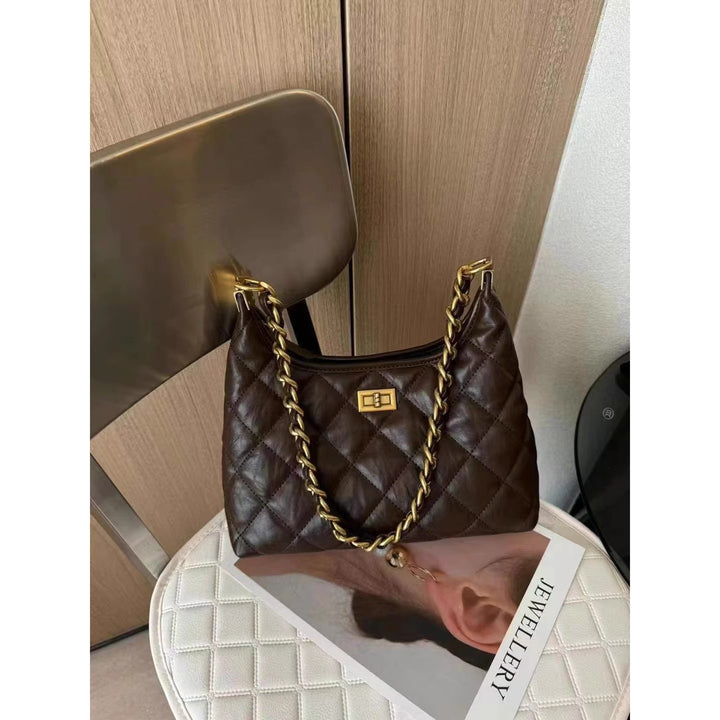 Chic Quilted Chain Bag Bowlift