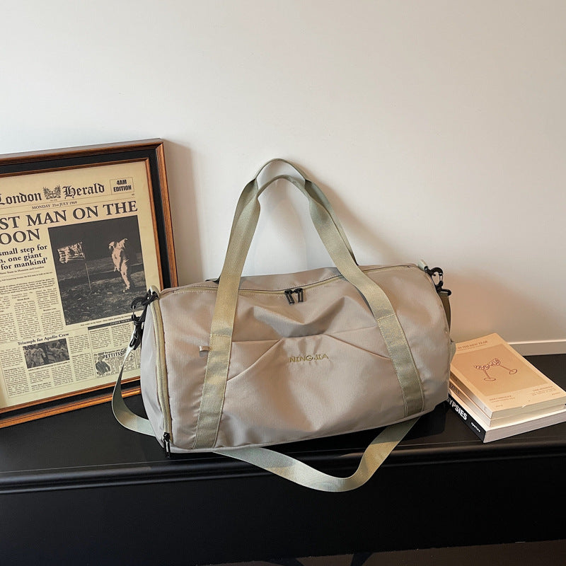 Versatile Travel Duffel with Adjustable Shoulder Strap
