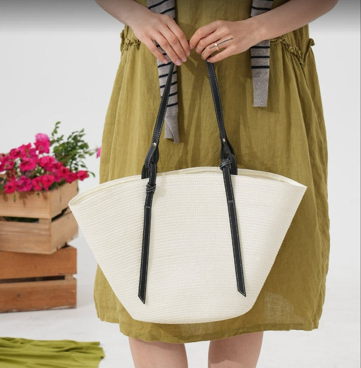 Elegant Beach Bag Made of Woven Natural Material with Leather Accents Bowlift