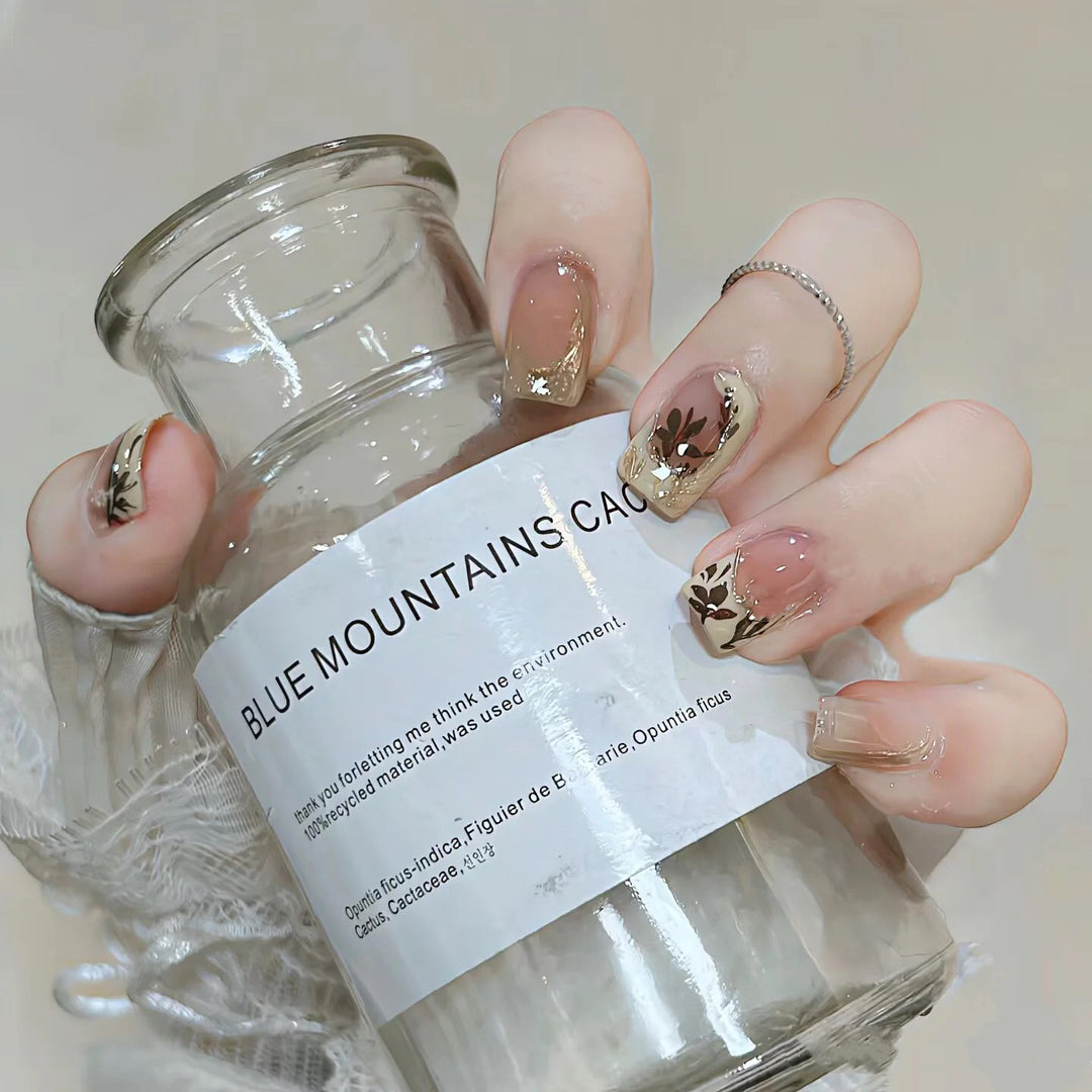 Elegant Floral Print Press-On Nail Set