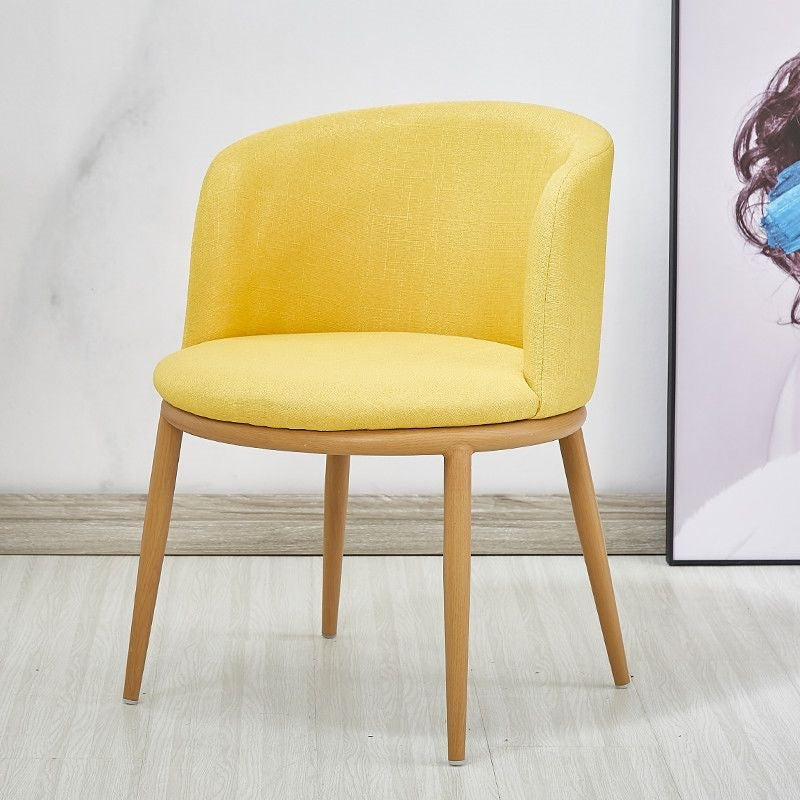Polster chair with modern curves and comfortable seating surface Bowlift
