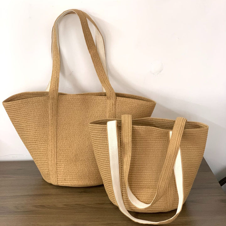 Spacious shopping bag with structured design Bowlift