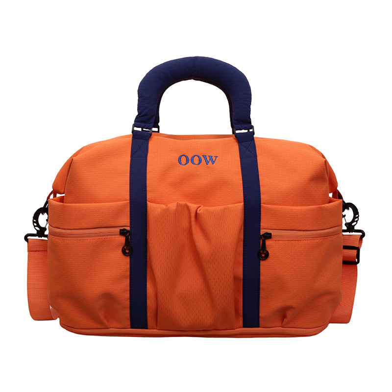 Sports bag with versatile compartment arrangement Bowlift