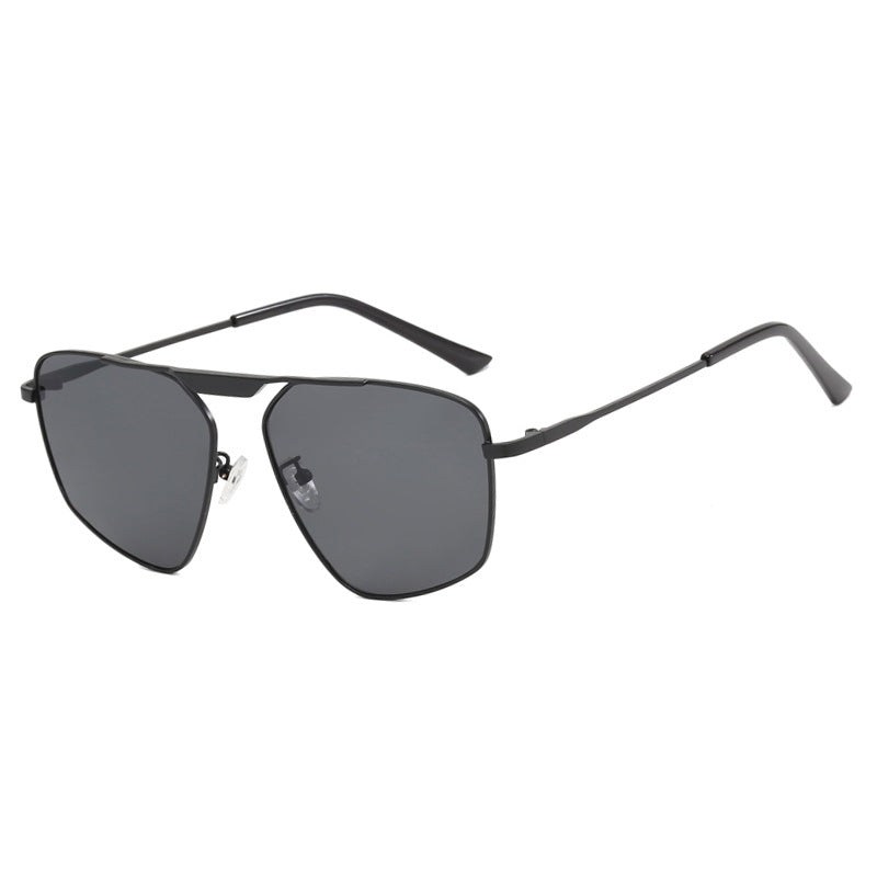 Women's sunglasses in a modern, geometric design with a sturdy metal frame Bowlift