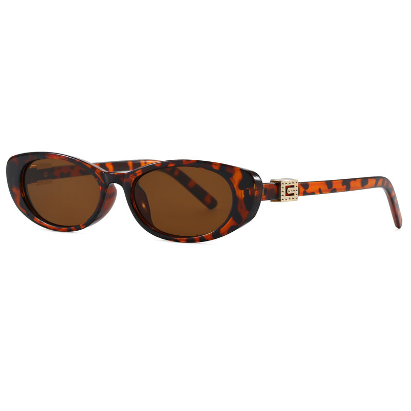 Women Cat-Eye Sunglasses with Stylish Frame and Luxurious Accents Bowlift
