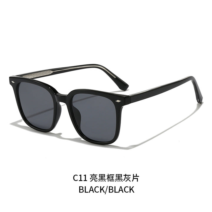 Women stylish sunglasses in elegant tortoise shell design Bowlift