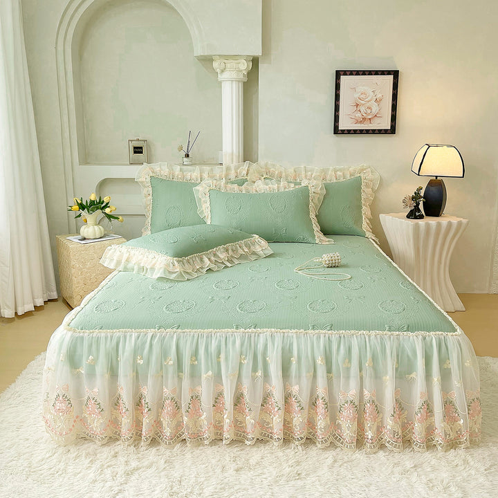 Elegant Ruffled Bedspread Set