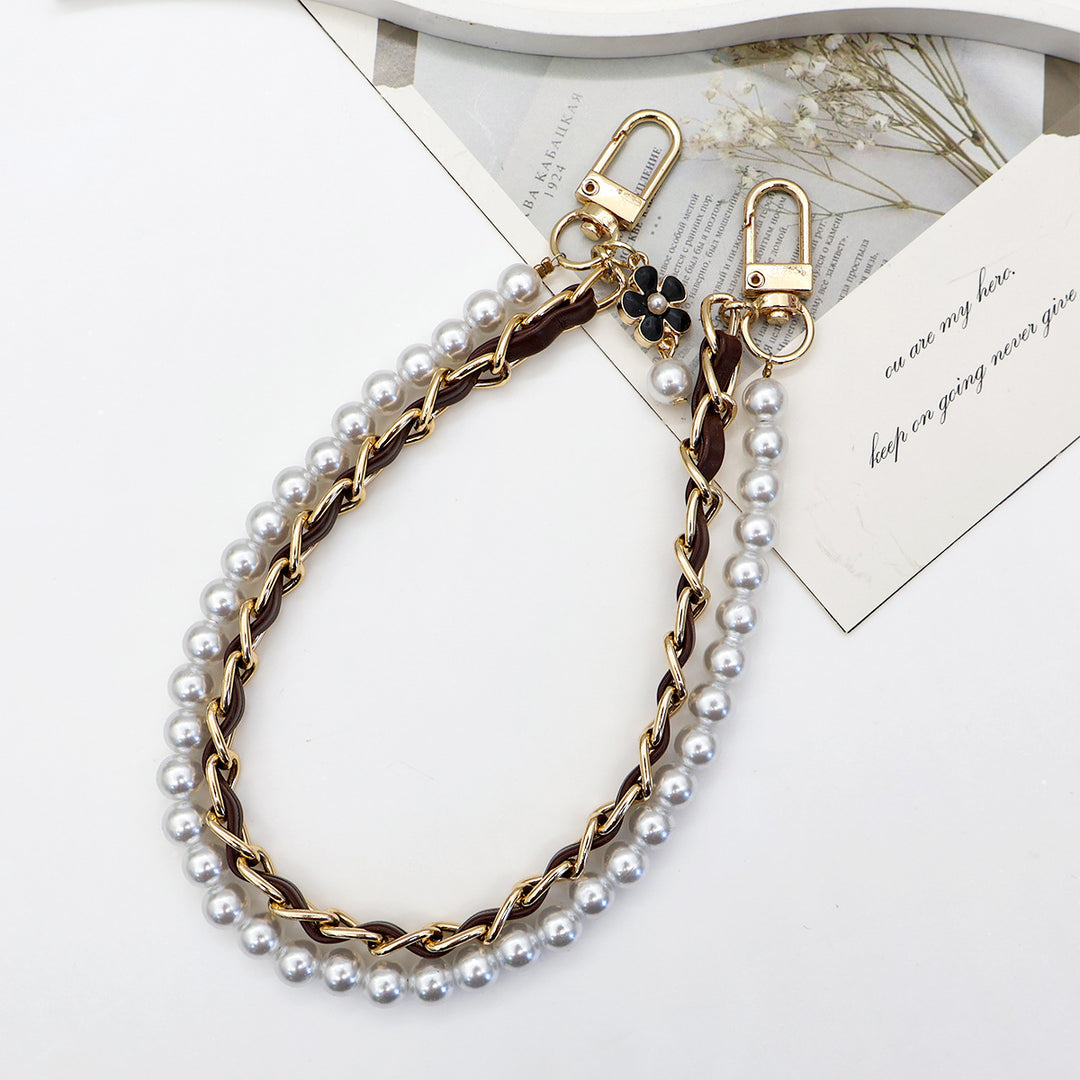 Stylish Pearl-Embellished Eyewear Chain Bowlift