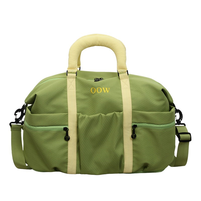Sports bag with versatile compartment arrangement Bowlift