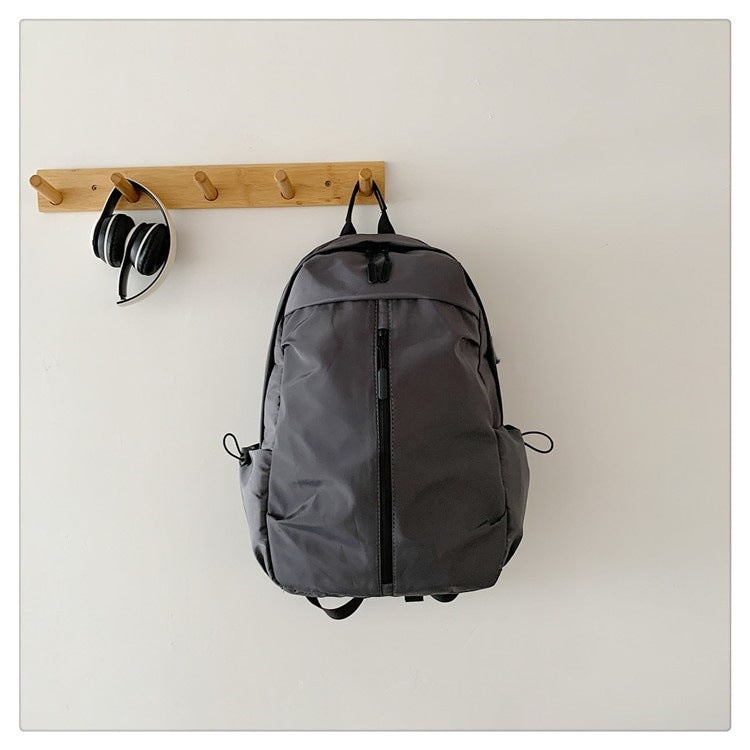 Everyday backpack with smart compartment system and water-repellent material Bowlift