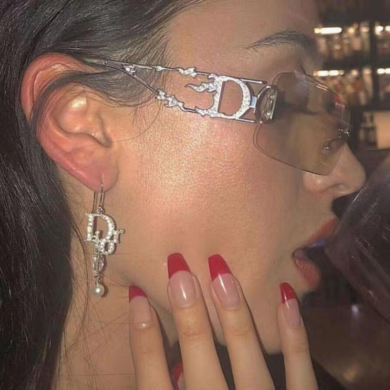 Women's futuristic sunglasses with ultra-modern metal accents Bowlift