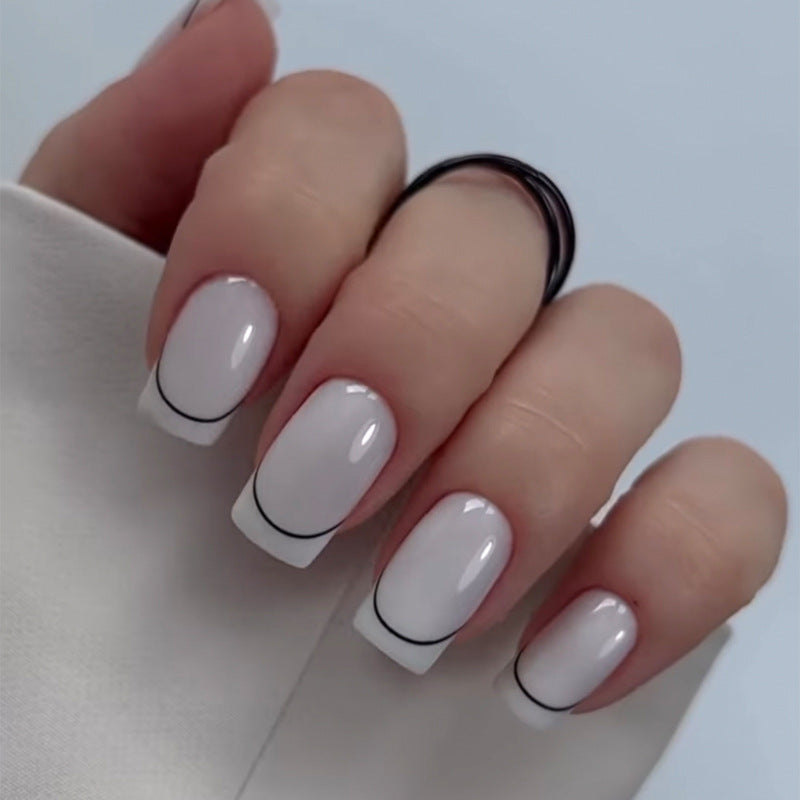 Elegant Heart-Designed Press-On Nail Tips Bowlift