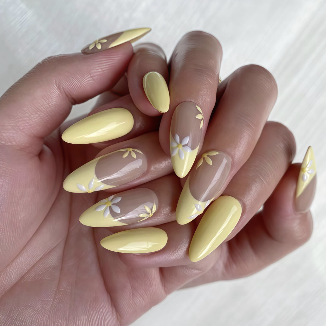 Floral Press-On Nail Art Set