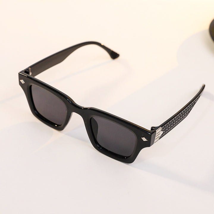 Women's fashionable reading glasses with ergonomic design Bowlift