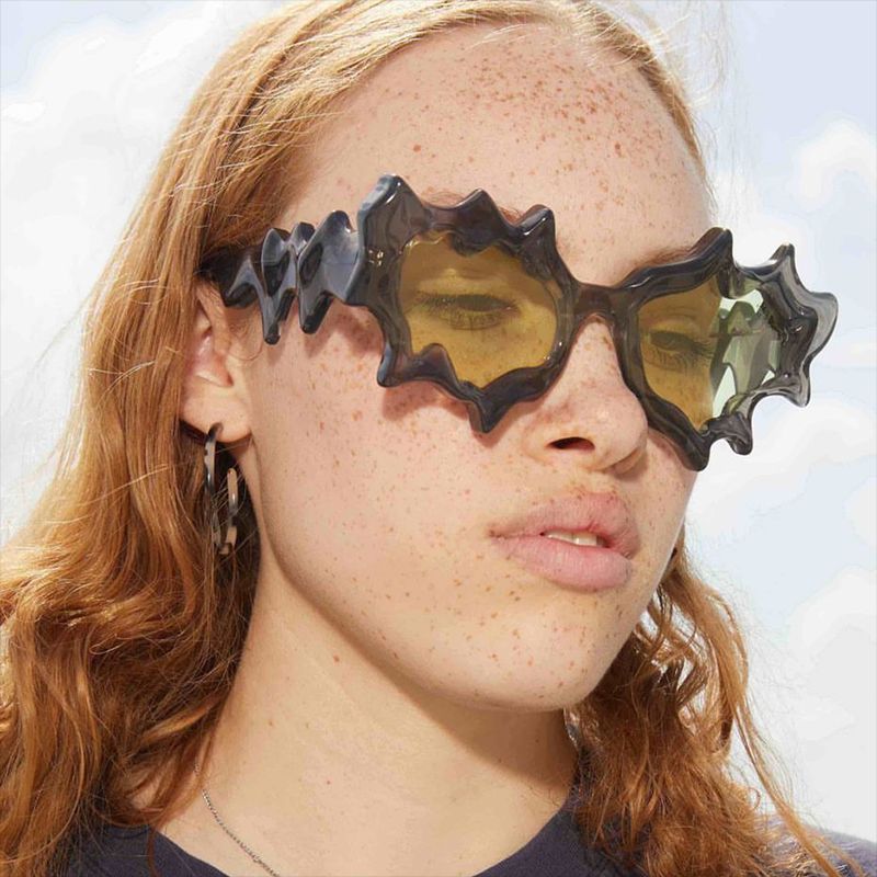 Ladies extraordinary fashion sunglasses in creative design Bowlift