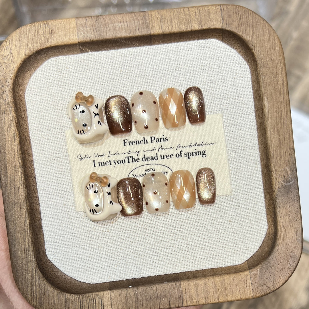Artistic Press-On Nail Set with Unique Animal Design