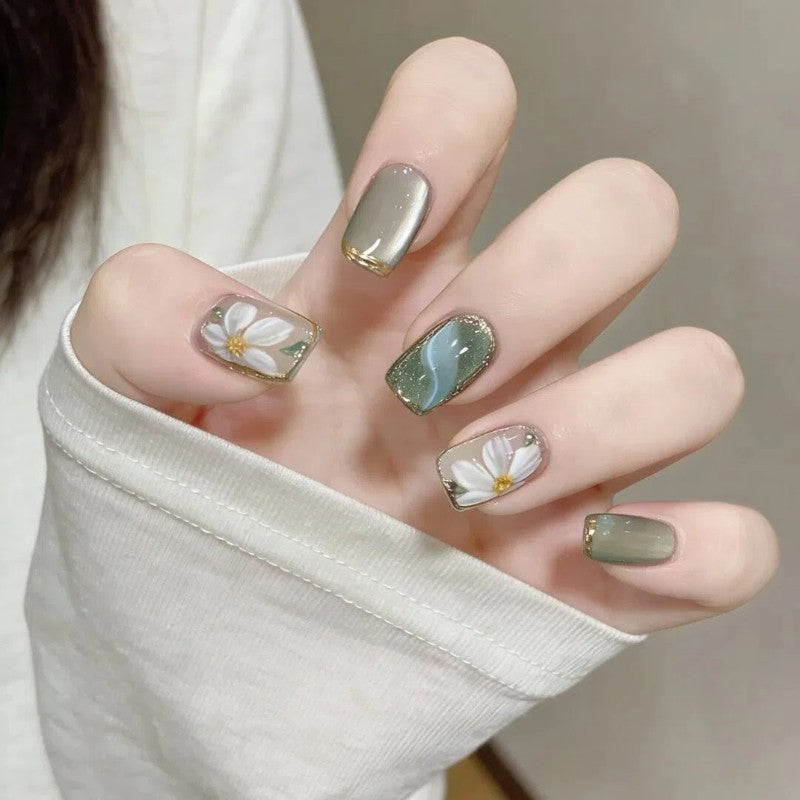 Stylish Press-On Nail Set with Animal Print and Gem Accents Bowlift