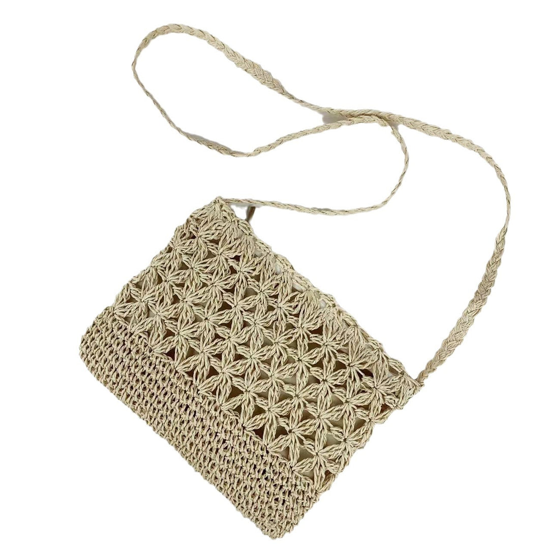 Handmade macrame bag with floral details Bowlift