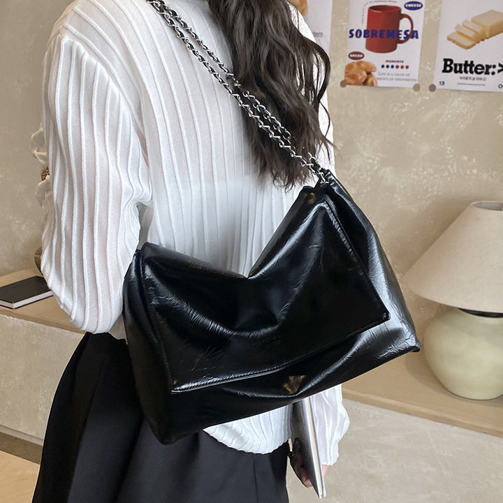 Chic Foldover Shoulder Bag Bowlift