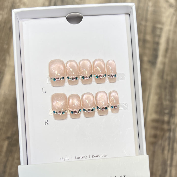 Elegant Reusable Press-On Nail Set with Rhinestone Accents Bowlift