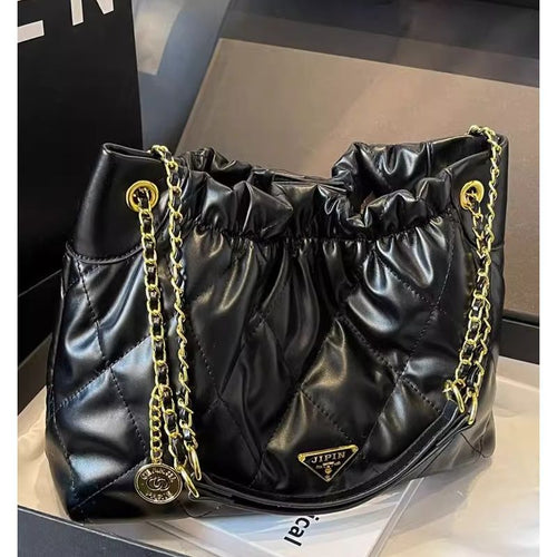 Chic Quilted Shoulder Bag Bowlift