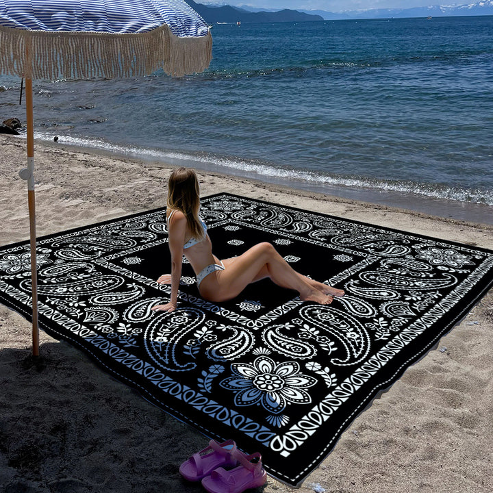 Mandala Design Beach Mat Bowlift