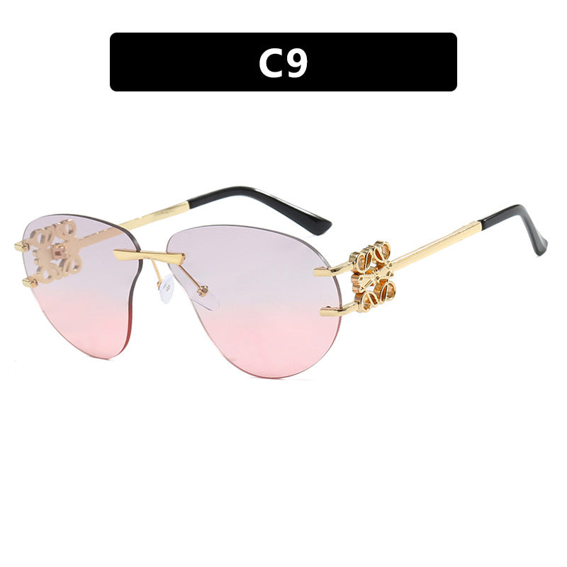 Women's fashionable sunglasses in elegant aviator style with gemstone details Bowlift