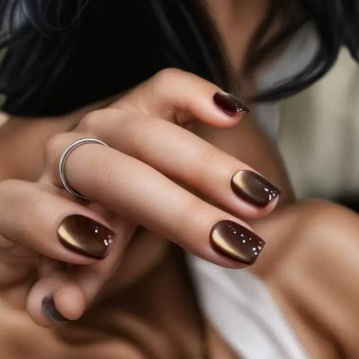 Artificial nail set with luxurious shine and elegant 3D details Bowlift