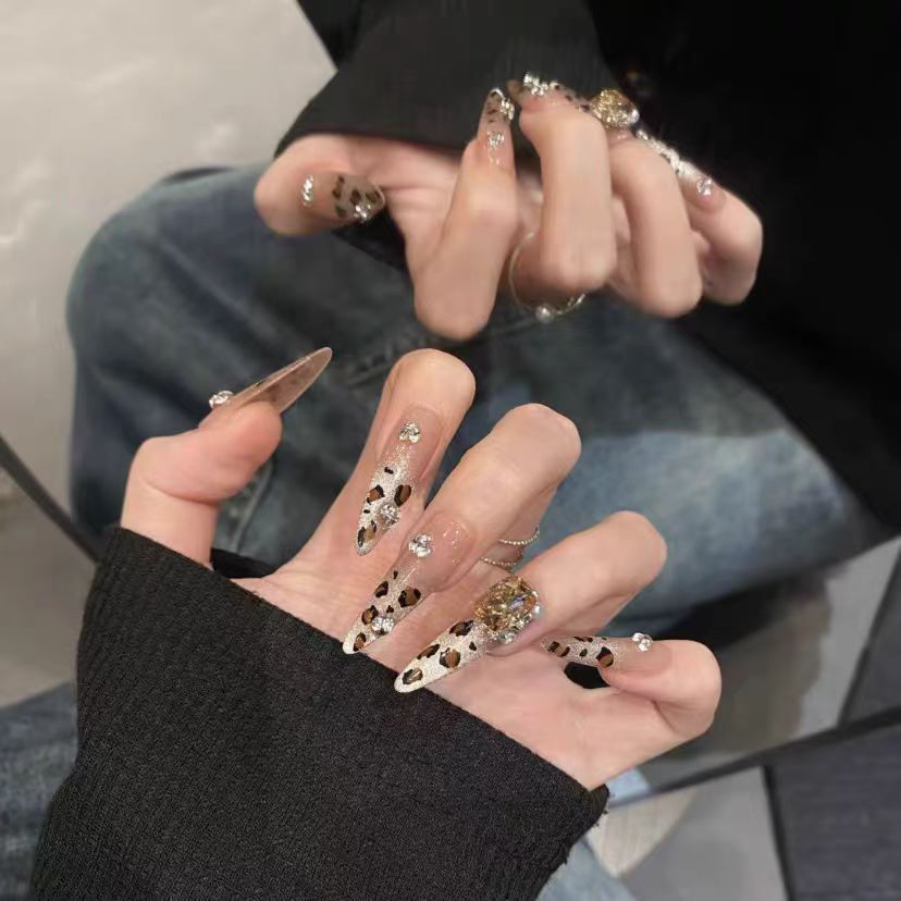 Unique Artistic Press-On Nail Set