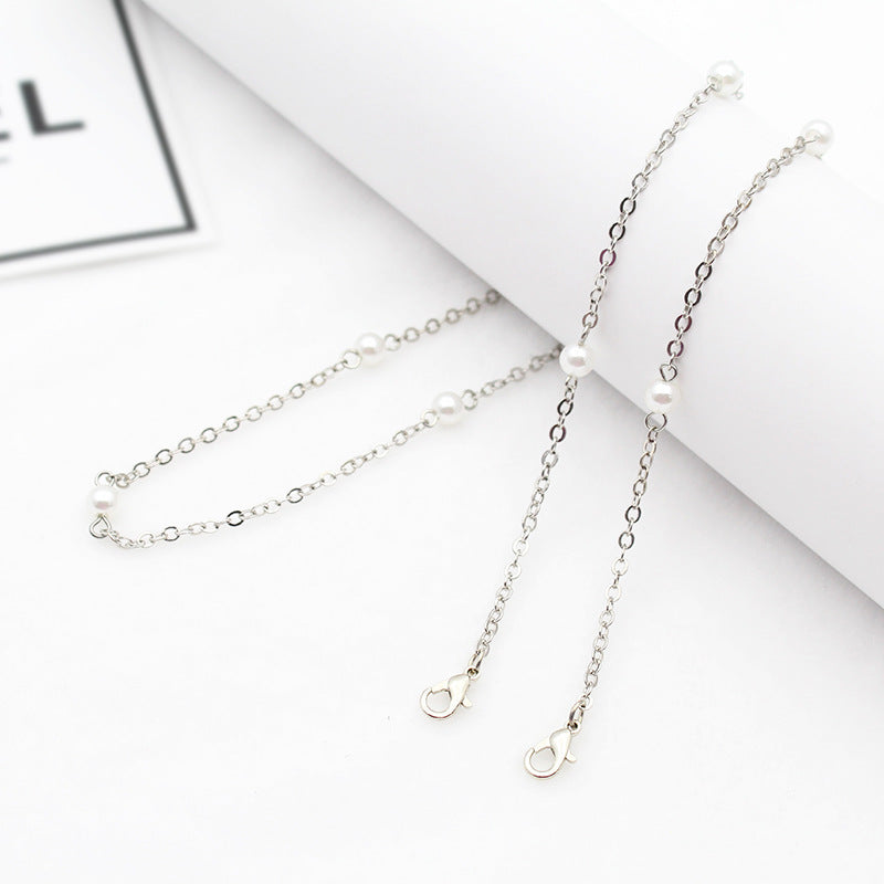 Elegant Pearl-Linked Eyewear Chain Bowlift