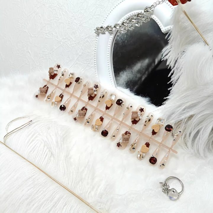 Artificial nails with charming animal and glitter design Bowlift
