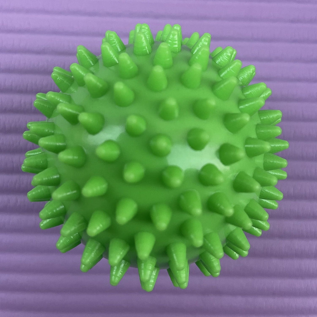 Massage ball with knobs Bowlift