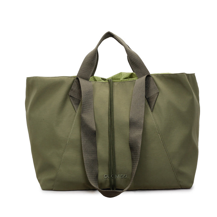 Sporty Travel Bag With Innovative Inner Pocket Bowlift