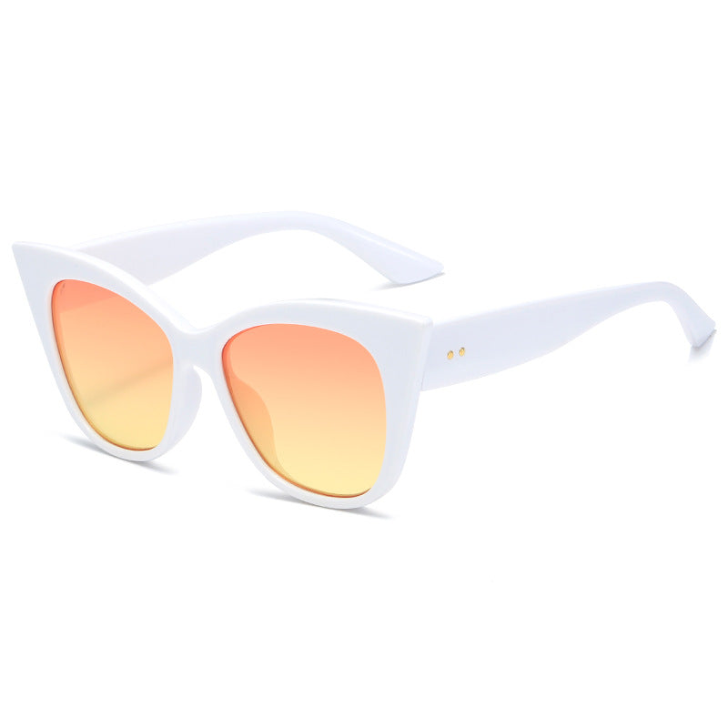 Women extravagant Cat-Eye sunglasses with mirrored lenses Bowlift