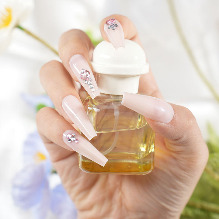Decorative Stiletto Press-On Nails Bowlift