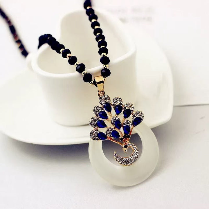 Ornate Pendant Necklace Bowlift