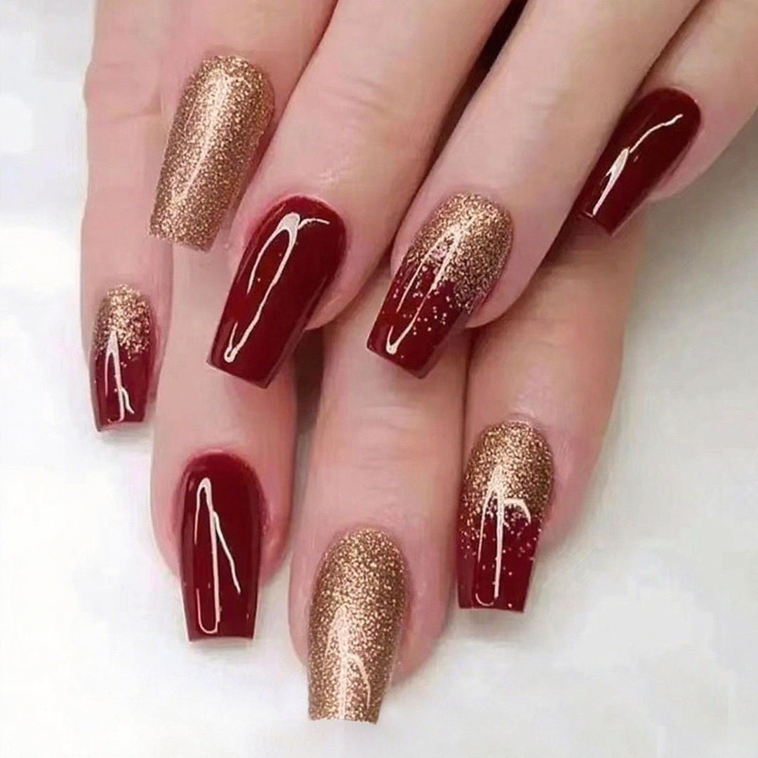 Artificial nails with glamorous glitter design and high gloss finish Bowlift