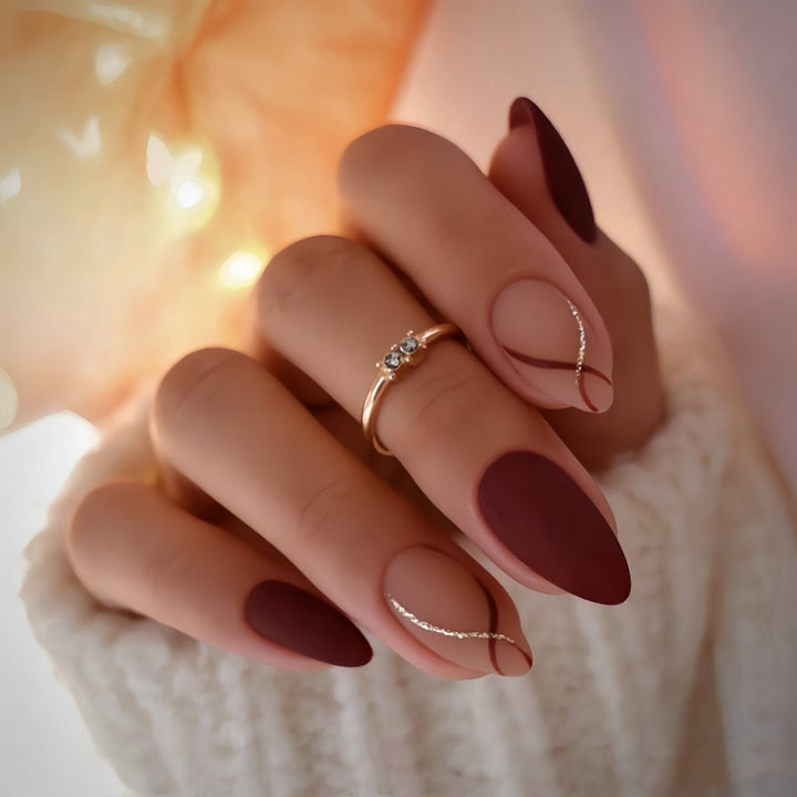 Festive Holiday Themed Press-On Nail Art Set