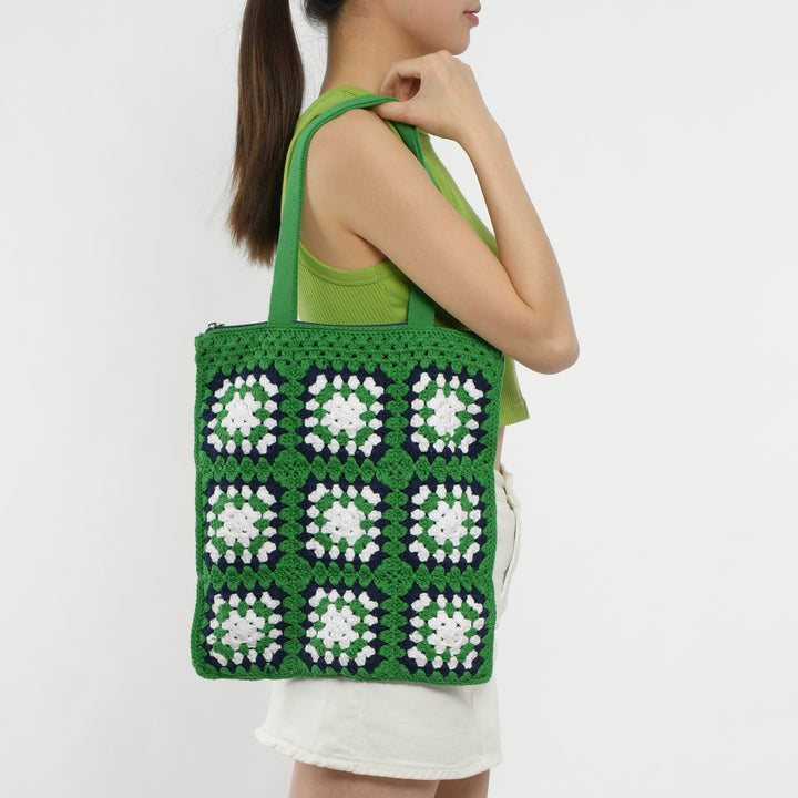 Handcrafted cotton tote bag in vintage granny design Bowlift