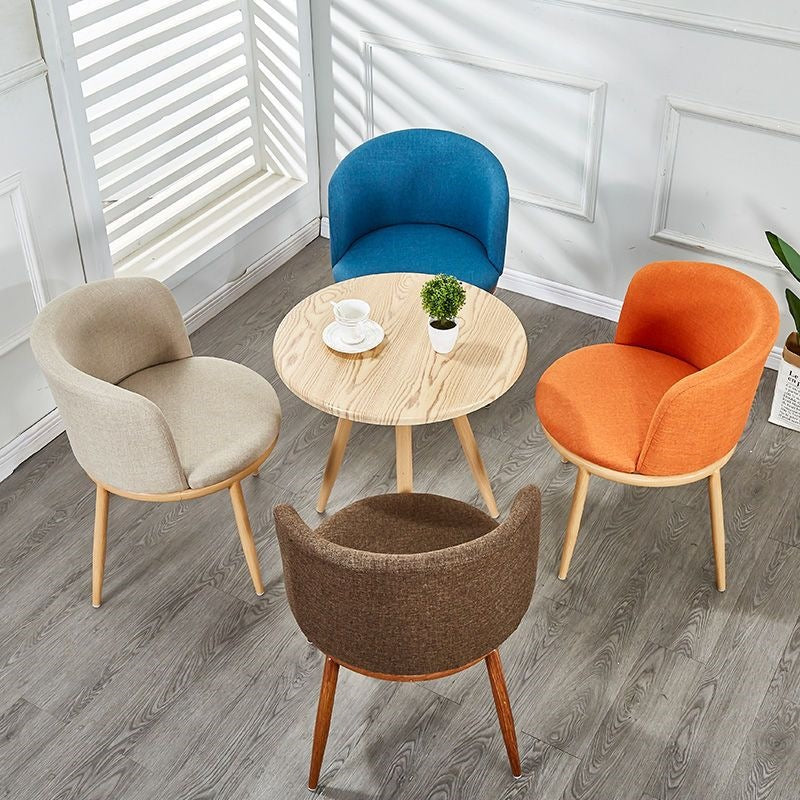 Polster chair with modern curves and comfortable seating surface Bowlift