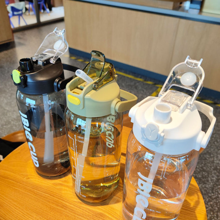 Women's large water bottle with leak-proof lid and straw Bowlift
