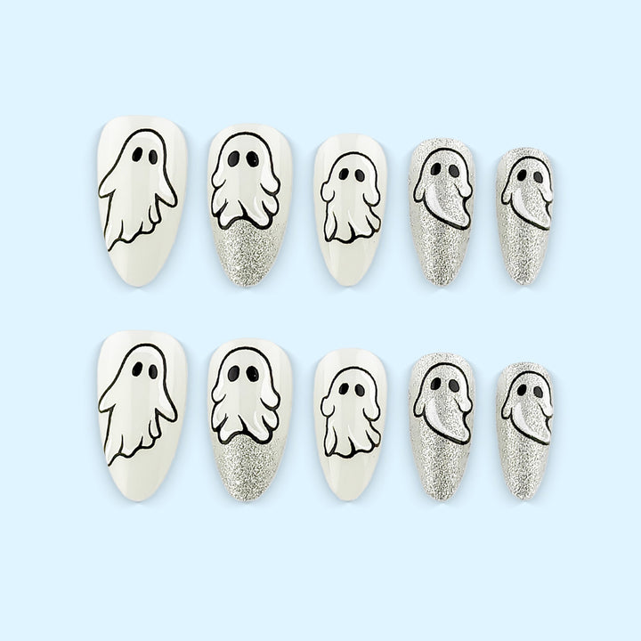 Artificial nails with cute ghost motif Bowlift