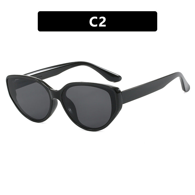 Ladies Cat-Eye Sunglasses with fashionable tortoiseshell pattern and UV protection Bowlift