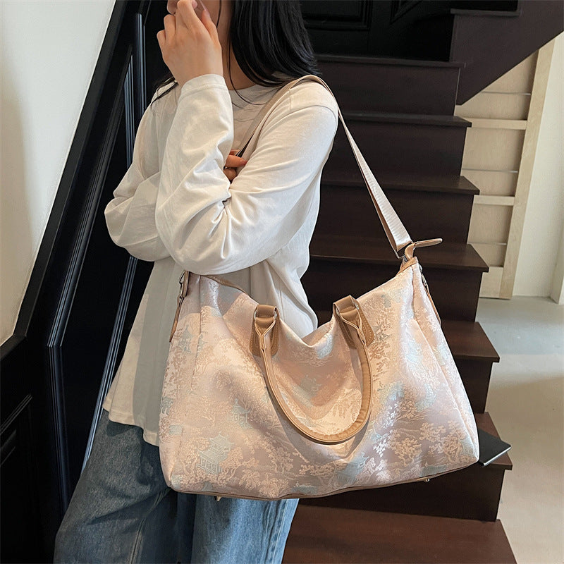 Elegant travel bag with luxurious pattern print Bowlift
