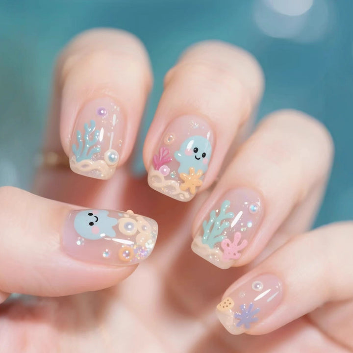 Nails in maritime themes with 3D applications Bowlift