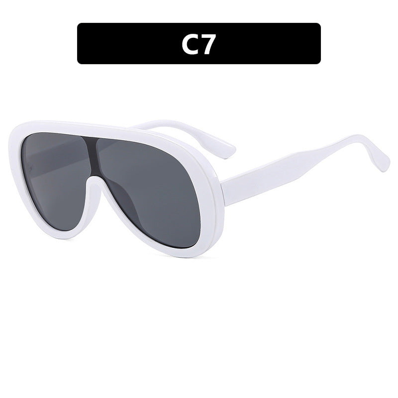 Women’s futuristic sports sunglasses with wide lens and UV protection Bowlift