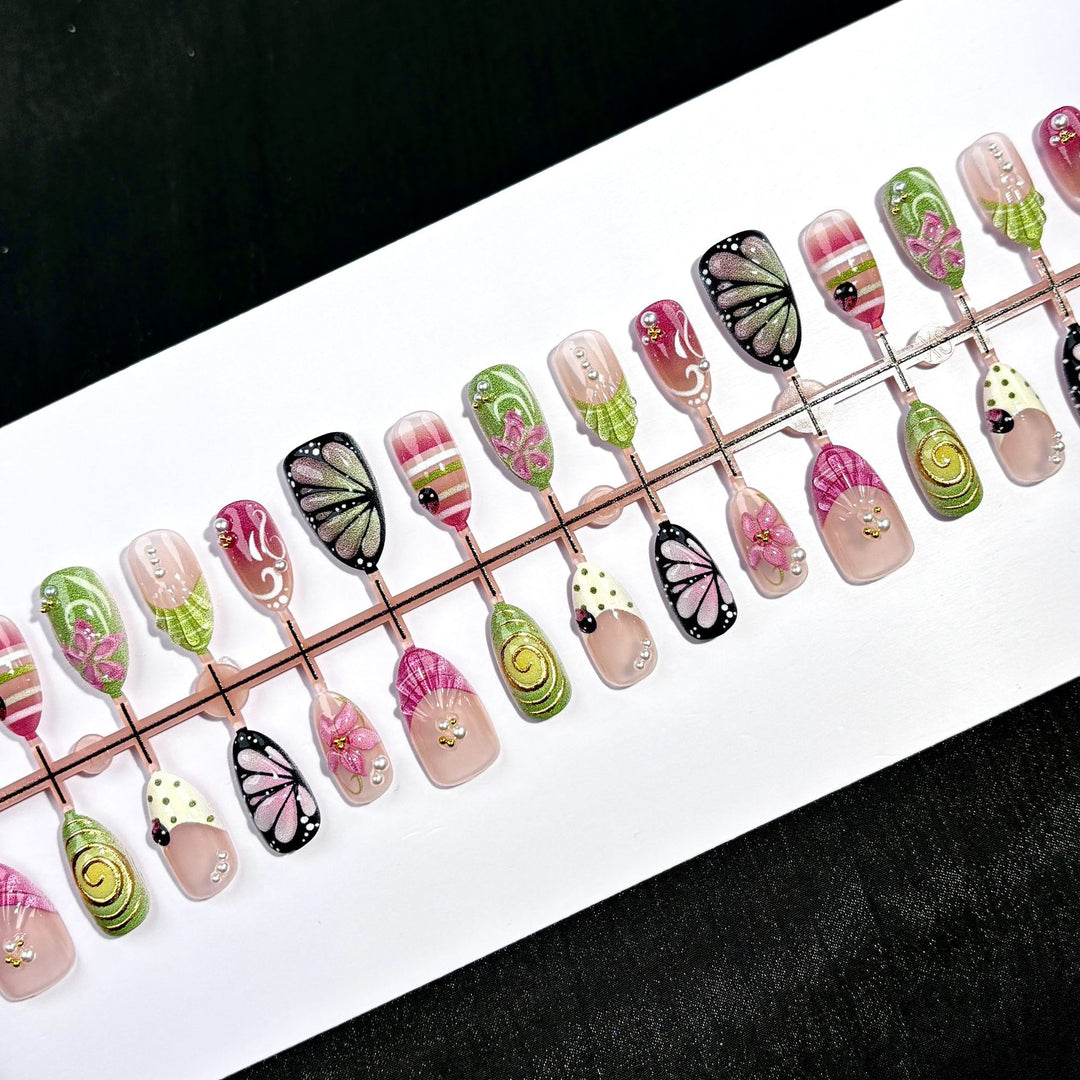 Decorative Artful Press-On Nail Set